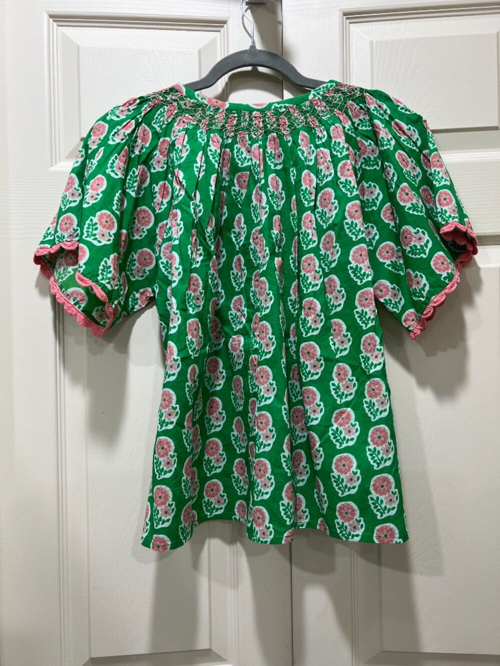 Women's THML Green Pink Floral Smocked Puff Sleeve Blouse Top - Medium - Picture 5 of 5